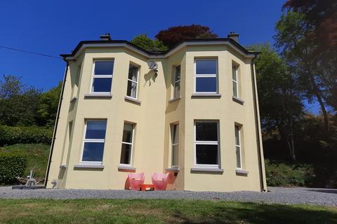 4 bedroom detached house to rent, Caio, Llanwrda, Carmarthenshire.