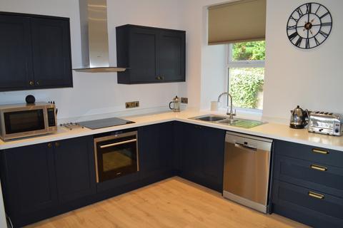 4 bedroom detached house to rent, Caio, Llanwrda, Carmarthenshire.