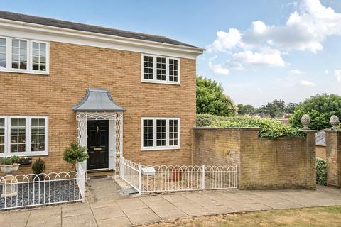 2 bedroom end of terrace house for sale, Aspen Square, Weybridge, Surrey, KT13