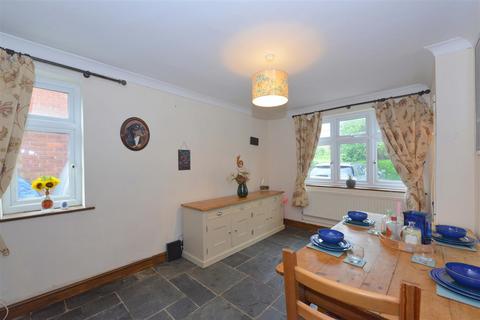 2 bedroom cottage for sale, Racecourse Lane, Bicton Heath, Shrewsbury