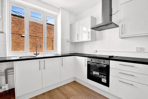 4 bedroom flat to rent, London Road, Wembley, HA9
