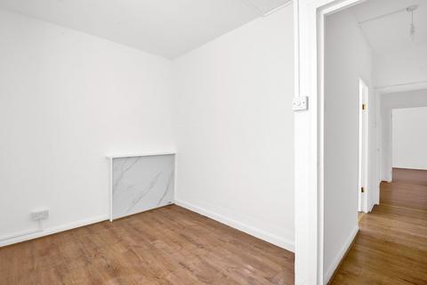 4 bedroom flat to rent, London Road, Wembley, HA9
