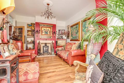 106 Central Avenue, Southend-on-sea, SS2 4DZ