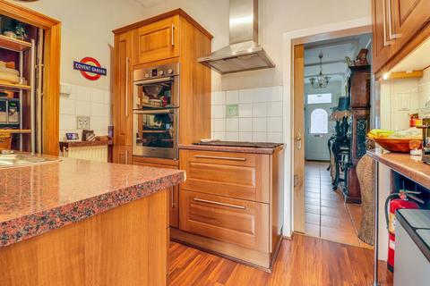 106 Central Avenue, Southend-on-sea, SS2 4DZ