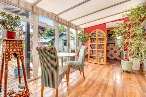 106 Central Avenue, Southend-on-sea, SS2 4DZ