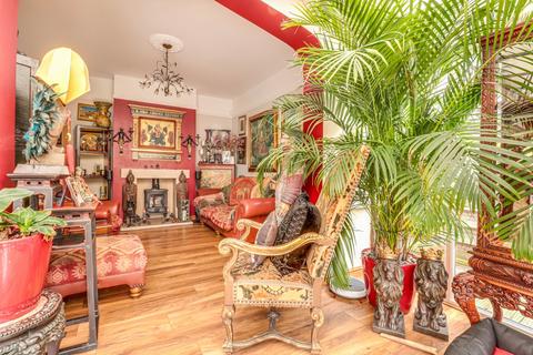 106 Central Avenue, Southend-on-sea, SS2 4DZ