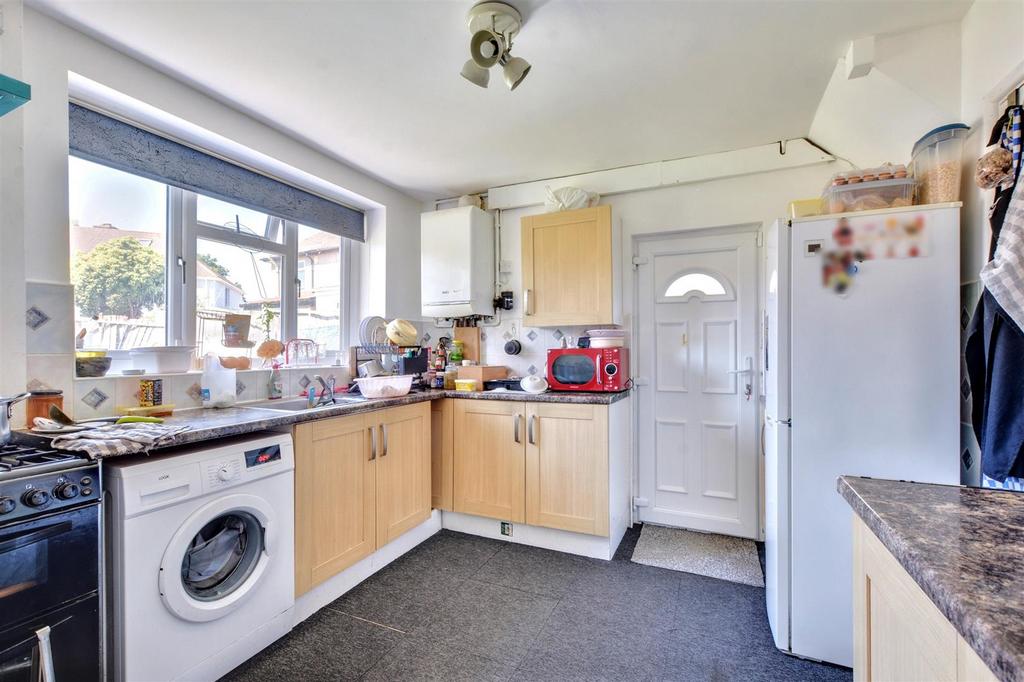 Kitchen 1.jpeg