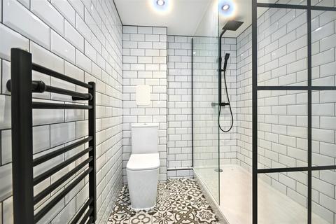 1 bedroom flat for sale, Burlington Place, Eastbourne