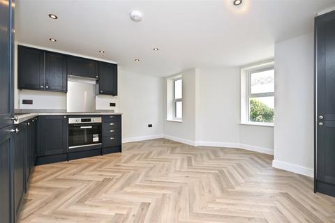 1 bedroom flat for sale, Burlington Place, Eastbourne
