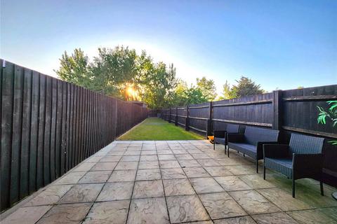 136 Battery Road, London, SE28 0JQ