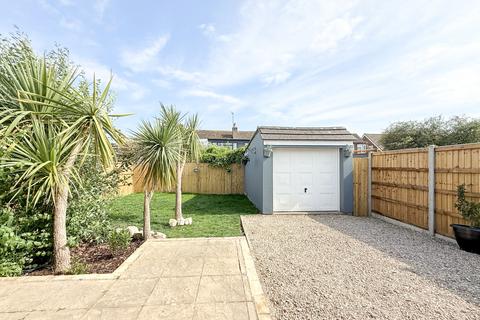 18 Malcolm Gardens, Polegate, BN26 6PN