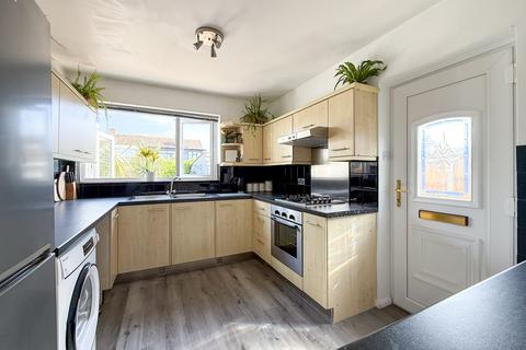 18 Malcolm Gardens, Polegate, BN26 6PN