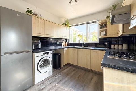 18 Malcolm Gardens, Polegate, BN26 6PN
