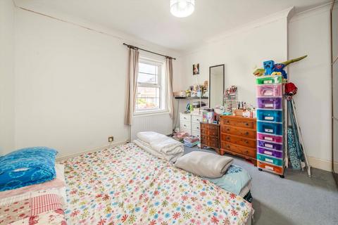 undefined, Staines Road, Twickenham TW2
