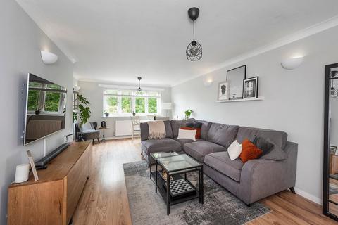 120 Fox Hollow Drive, Bexleyheath, DA7 4UR