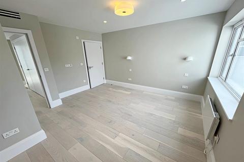 2 bedroom flat to rent, Bournemouth
