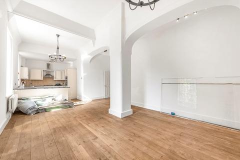 3 bedroom flat for sale, Chevy Road, Southall UB2