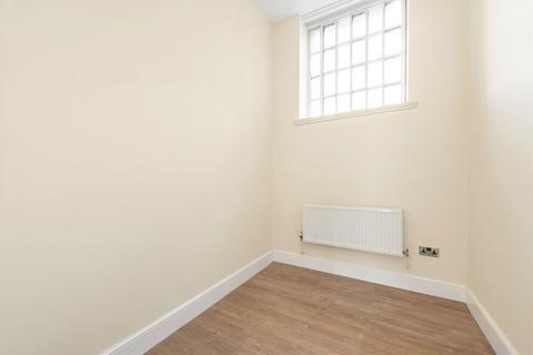 3 bedroom flat for sale, Chevy Road, Southall UB2
