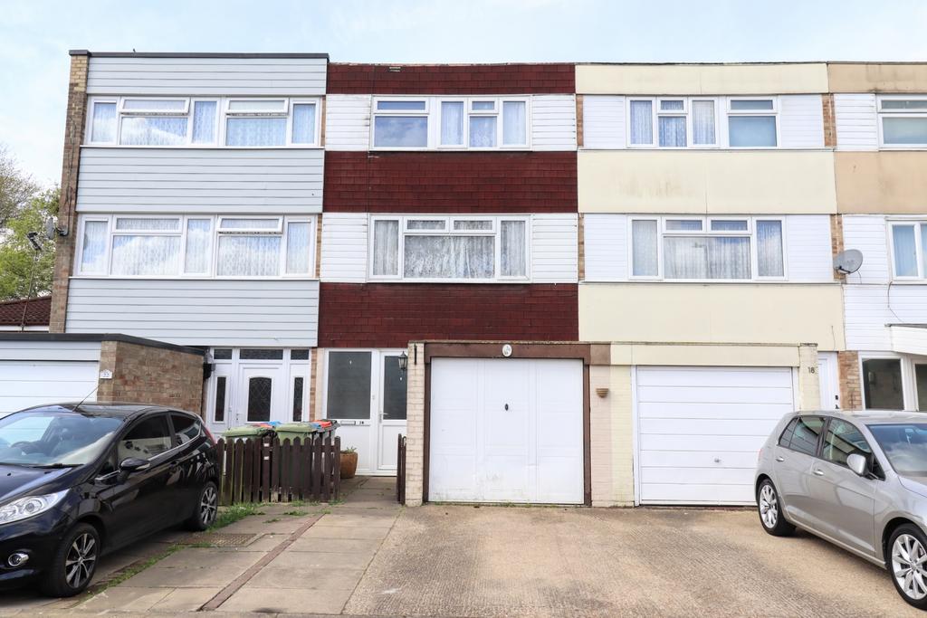 20 Coniston Way front