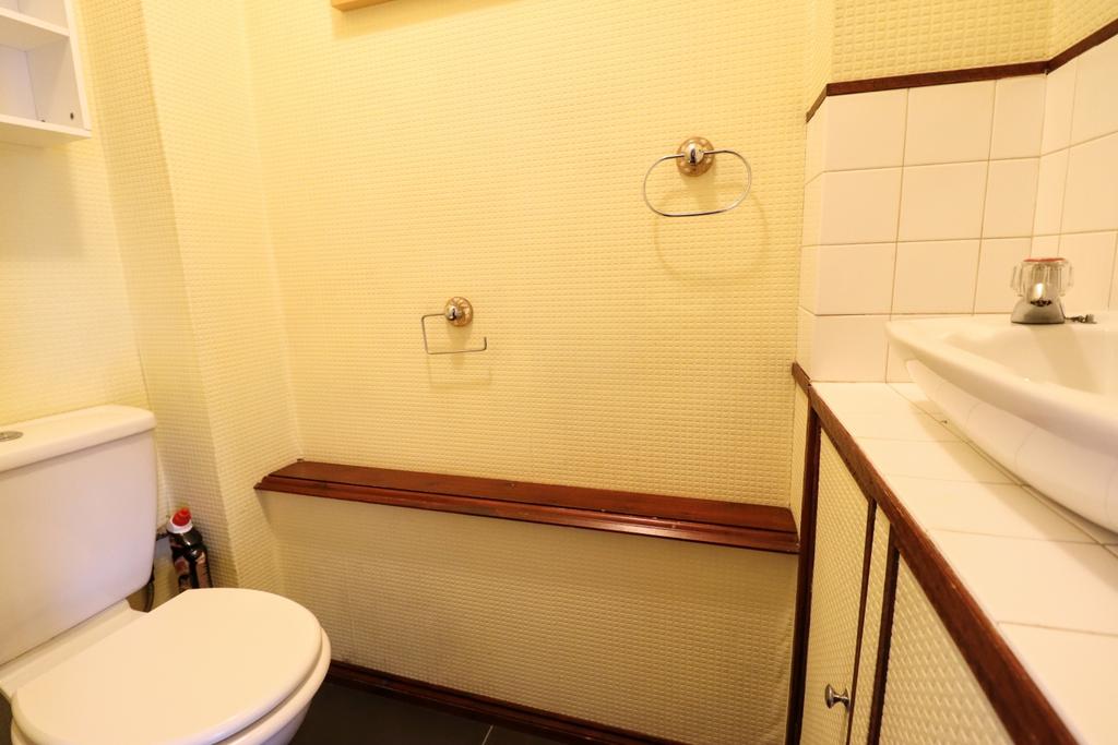 20 Coniston Way toilet