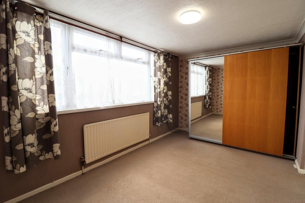 20 Coniston Way wardrobe