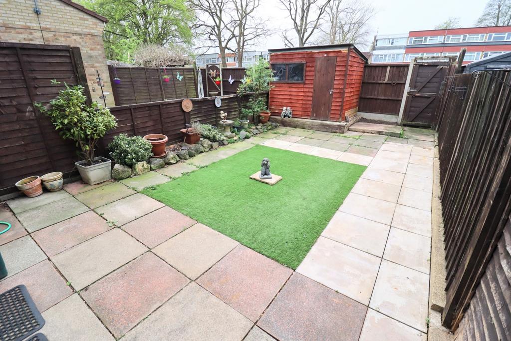 20 Coniston Way garden 2