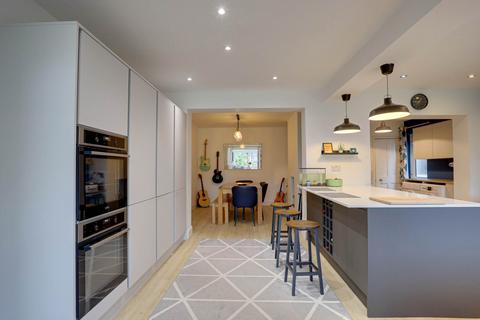 4 bedroom detached house for sale, Uplands Road, Caversham