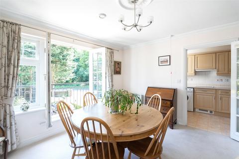 2 bedroom apartment for sale, Epsom Road, Leatherhead, Surrey, KT22