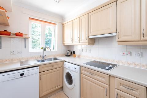 2 bedroom apartment for sale, Epsom Road, Leatherhead, Surrey, KT22