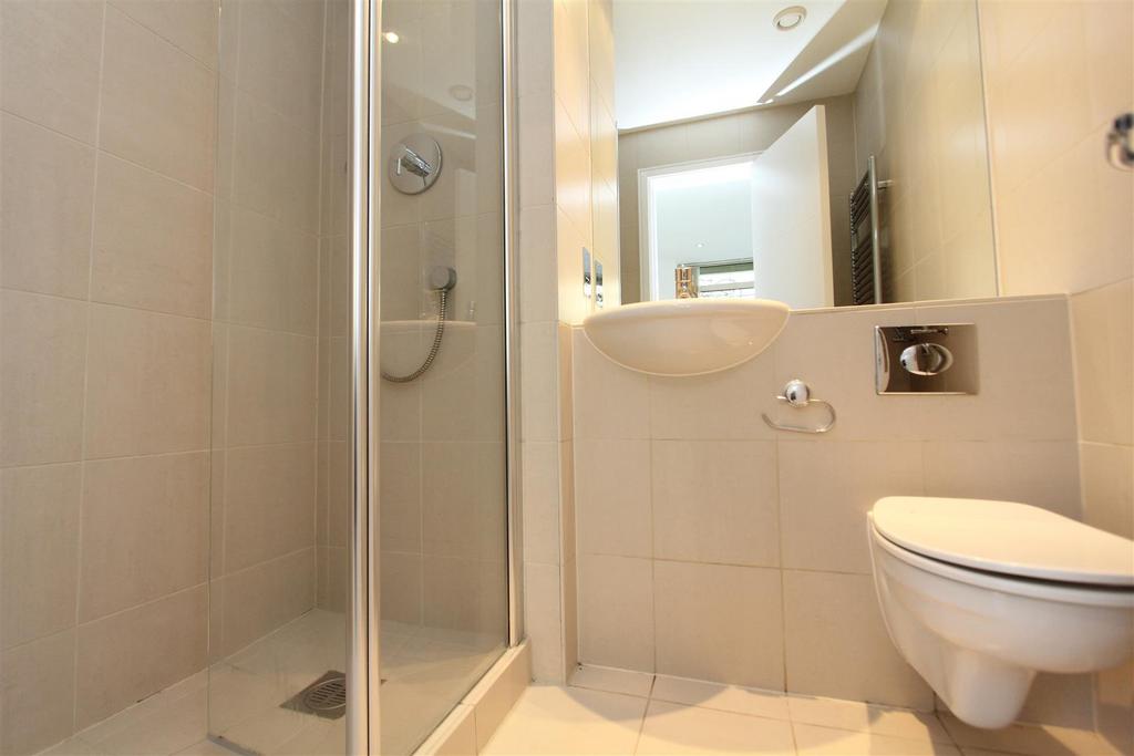 Ensuite.JPG