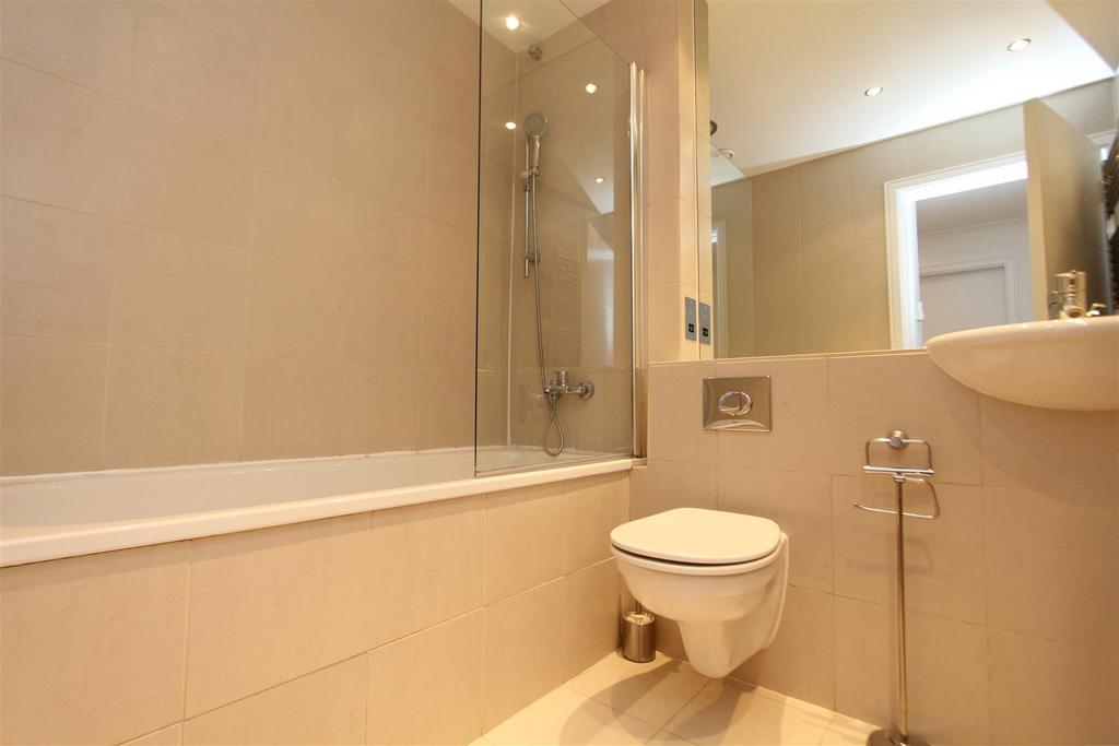 Bathroom.JPG