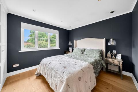 14 Parkside Close, London, SE20 7HQ