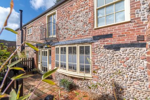 Blackbird Barn, 50 High Street, Wells-next-the-sea, NR23 1EN