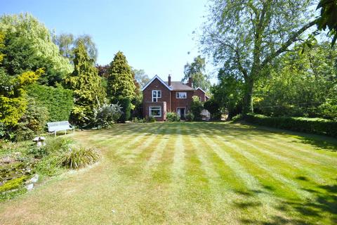 4 bedroom detached house for sale, St Nicholas Road, Thorne, Doncaster