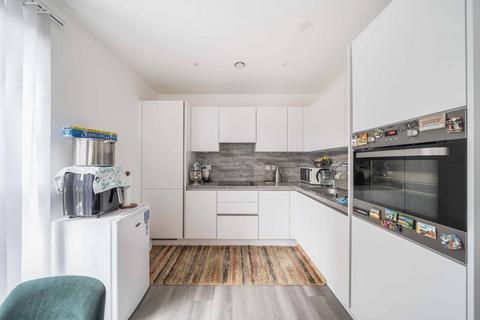 2 bedroom flat for sale, Chamberlain Court, Upton Park, London, E13