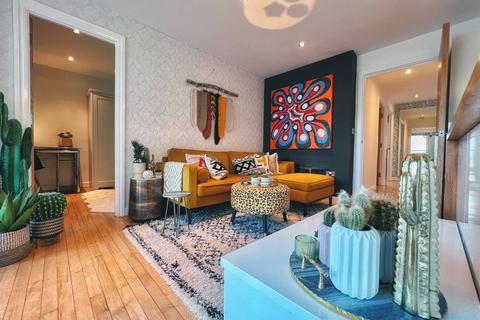 3 bedroom flat for sale, Tideslea Tower, Thamesmead, London, SE28