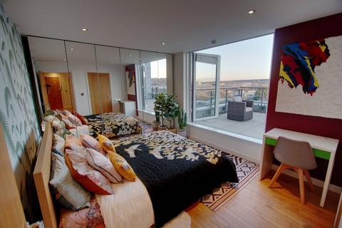 3 bedroom flat for sale, Tideslea Tower, Thamesmead, London, SE28
