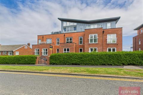 2 bedroom ground floor flat for sale, Holbeck Hill, Scarborough