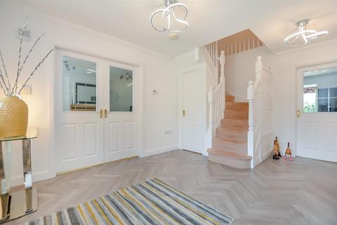 6 College Side, Mansfield, NG18 2EU