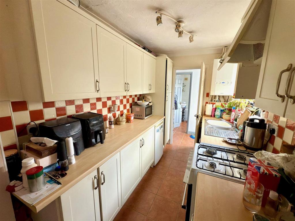 KITCHEN.jpg