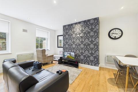 3 bedroom apartment to rent, Huskisson Street, Liverpool, Merseyside, L8