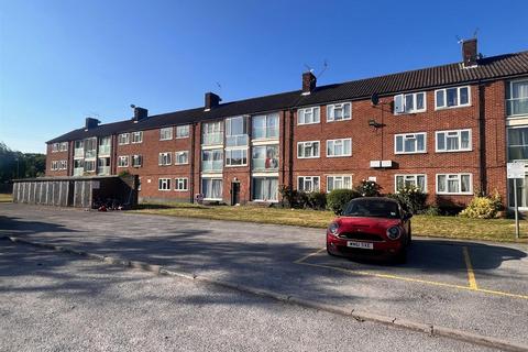 2 bedroom flat for sale, Royston Gardens, Ilford