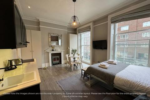 Studio to rent, Gloucester Place, London NW1