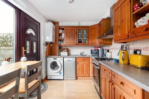 32 Connaught Gardens, Morden, SM4 6DB