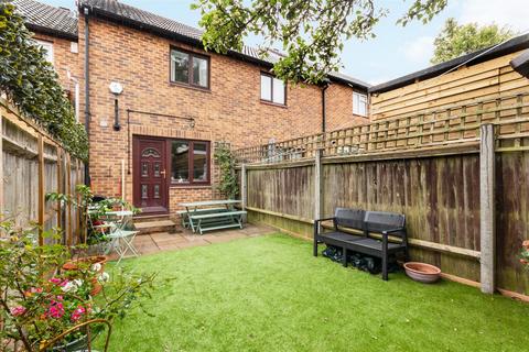 32 Connaught Gardens, Morden, SM4 6DB