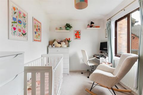 32 Connaught Gardens, Morden, SM4 6DB