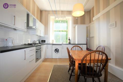 4 bedroom apartment to rent, Warrender Park Crescent, Marchmont, Edinburgh, EH9