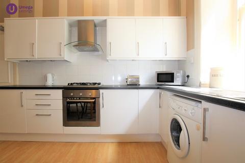 4 bedroom apartment to rent, Warrender Park Crescent, Marchmont, Edinburgh, EH9