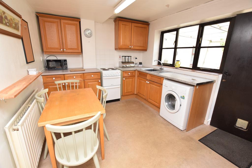 Breakfast/kitchen