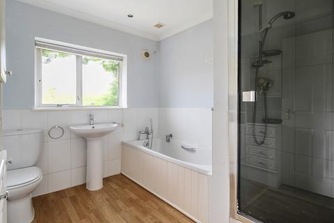 39 Unwin Road, Cheltenham, GL51 6PG